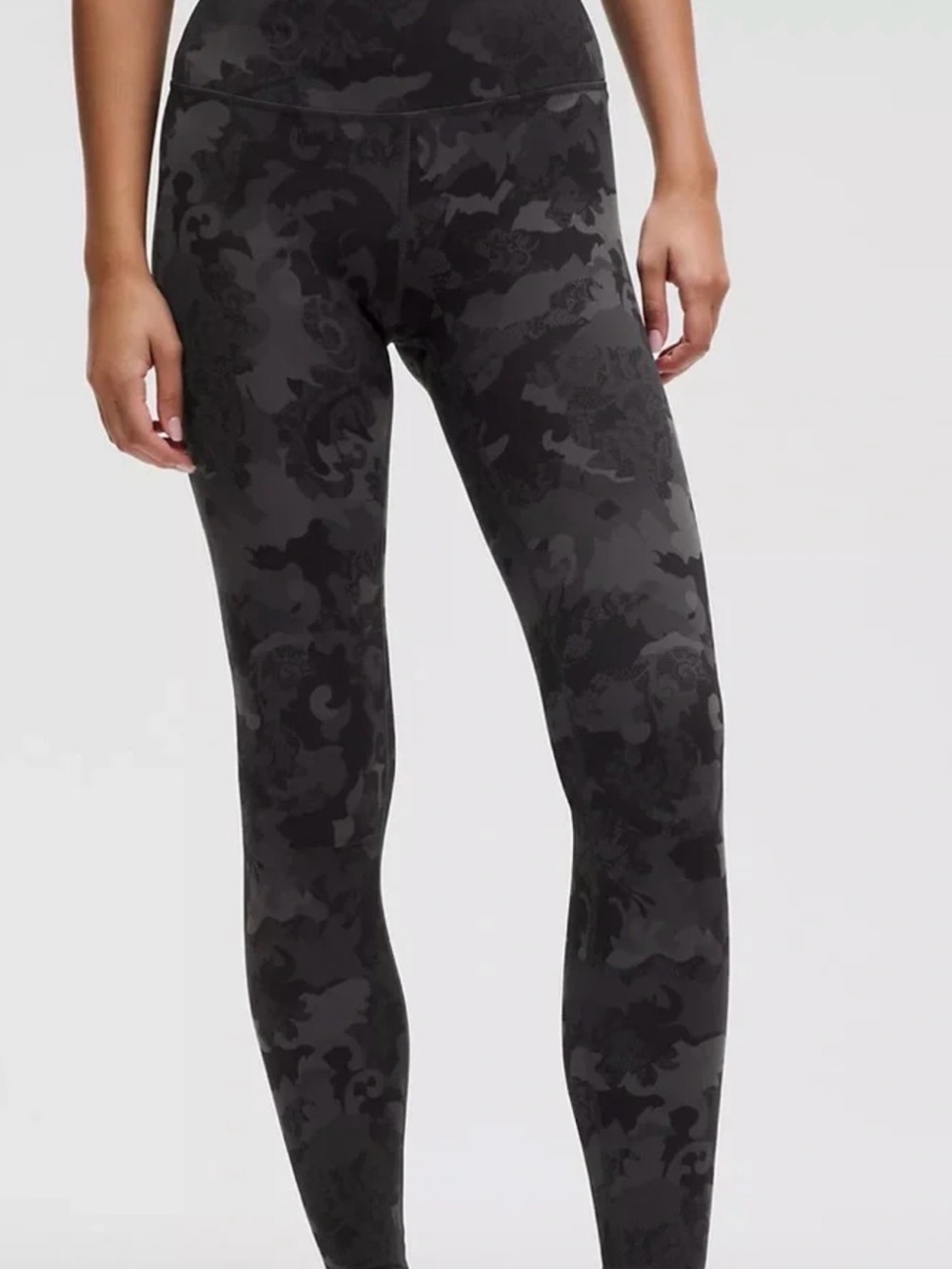 Lululemon Wunder Train TR Tight 28” size 6 HLBM